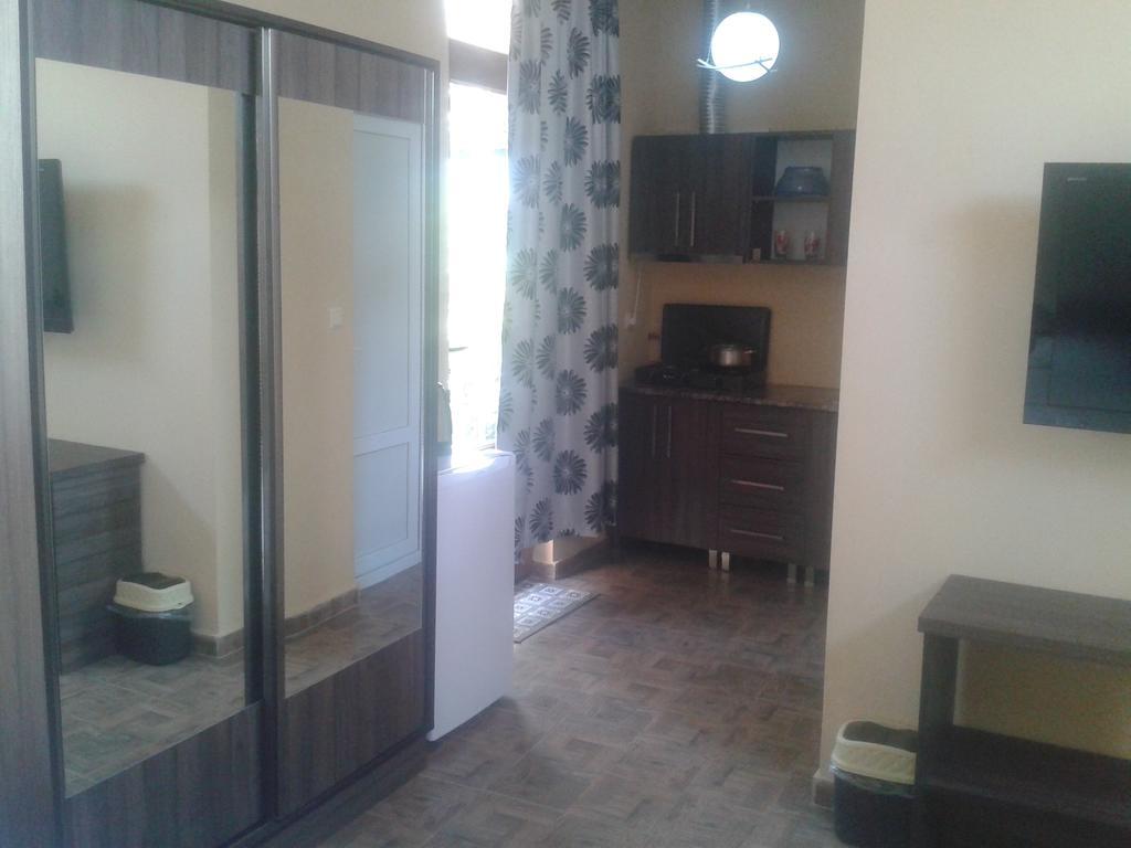 Maxim Mini Hotel Batumi Zimmer foto
