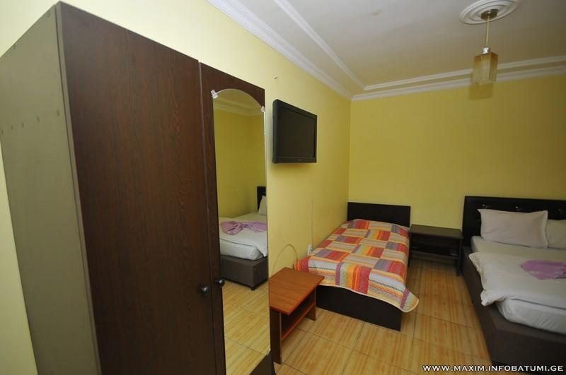 Maxim Mini Hotel Batumi Exterior foto